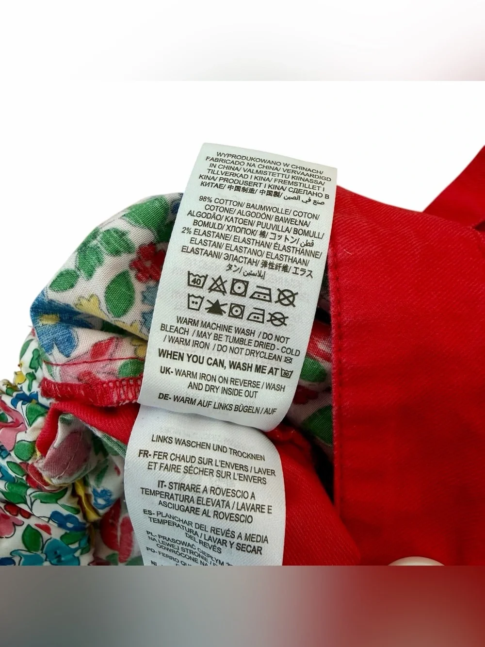Mini Boden Girls red floral buttoned shorts size 7‎